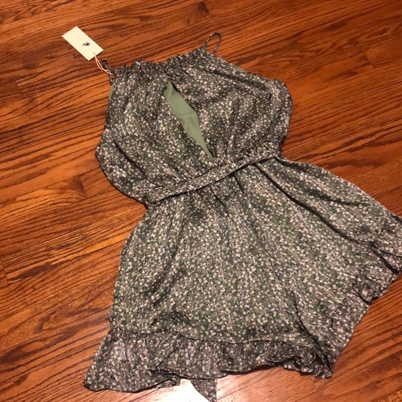 Romper - Picture 4 of 5